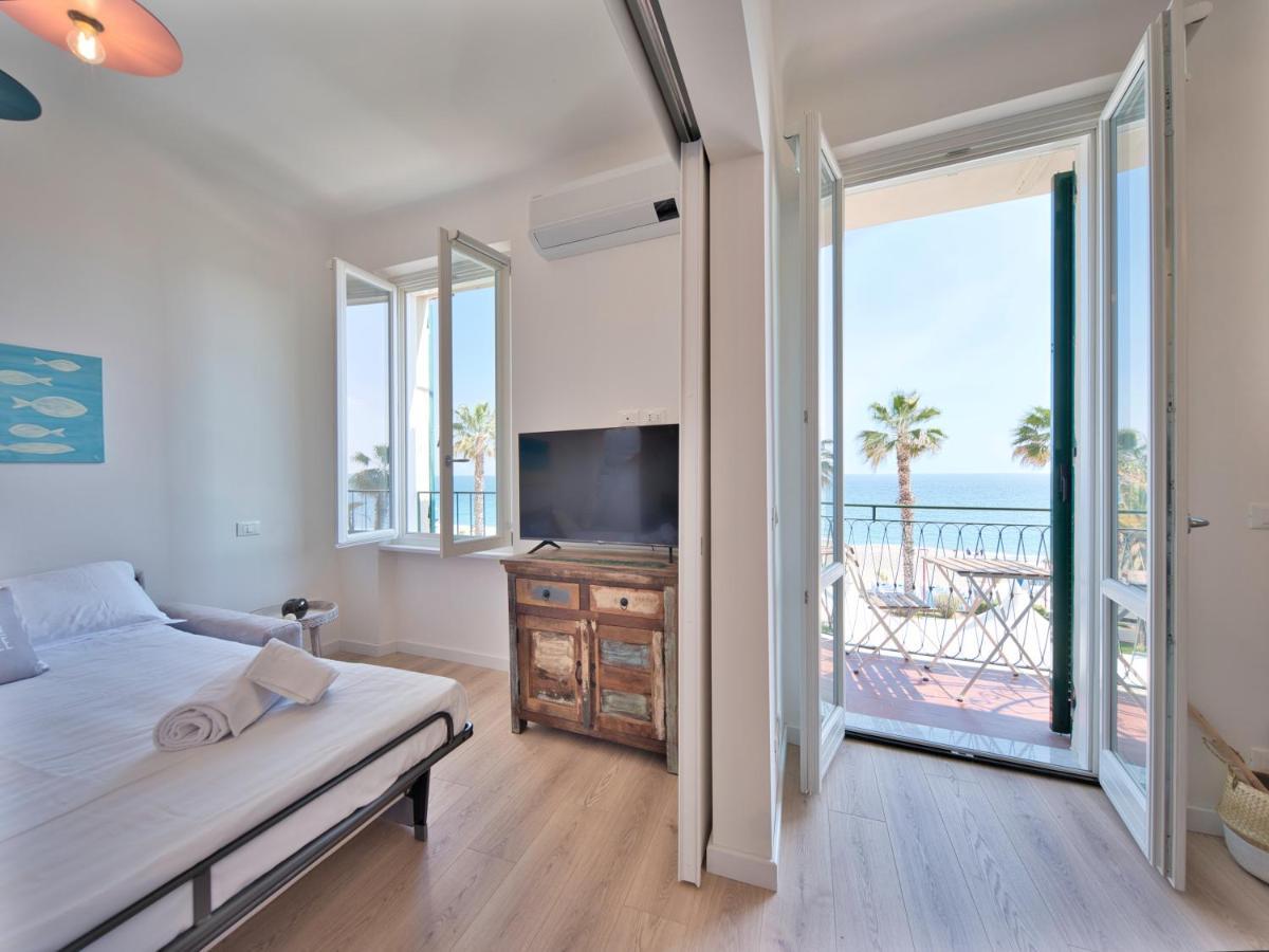 Medusa Apartment - Lungomare Finale Ligure Exterior foto